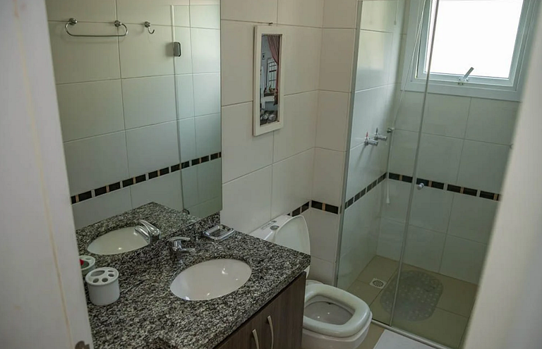 Luxo e Conforto no Centro com 2 suítes e 2 vagas!