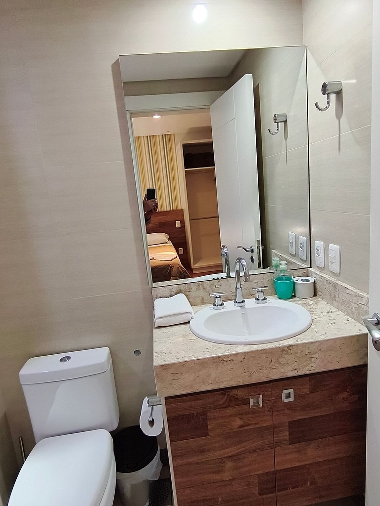 Alto Padrão 3 suítes com ar condicionado e TV.