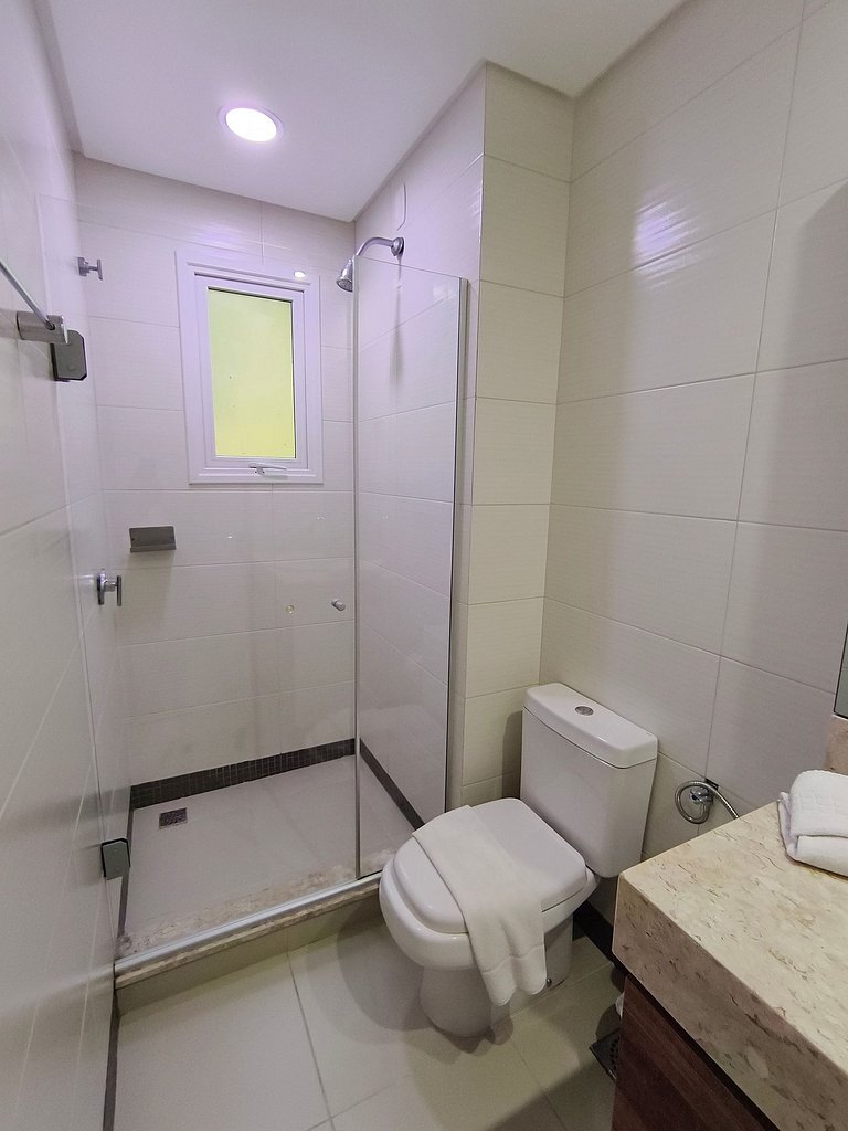 Alto Padrão 3 suítes com ar condicionado e TV.