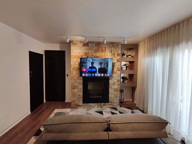 No Coração de Gramado! Faça tudo a pé. Reformado.