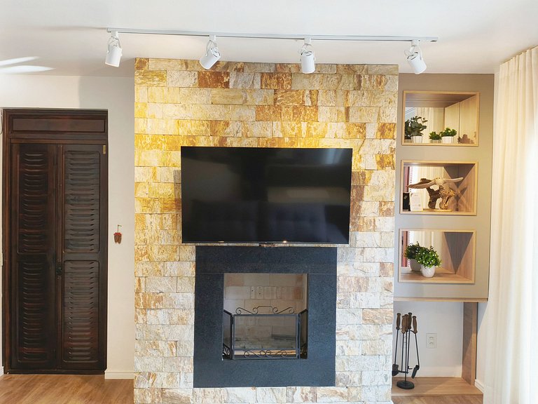 No Coração de Gramado! Faça tudo a pé. Reformado.