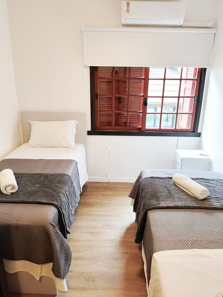 No Coração de Gramado! Faça tudo a pé. Reformado.