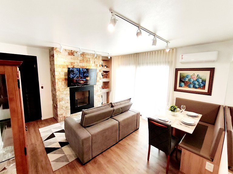 No Coração de Gramado! Faça tudo a pé. Reformado.