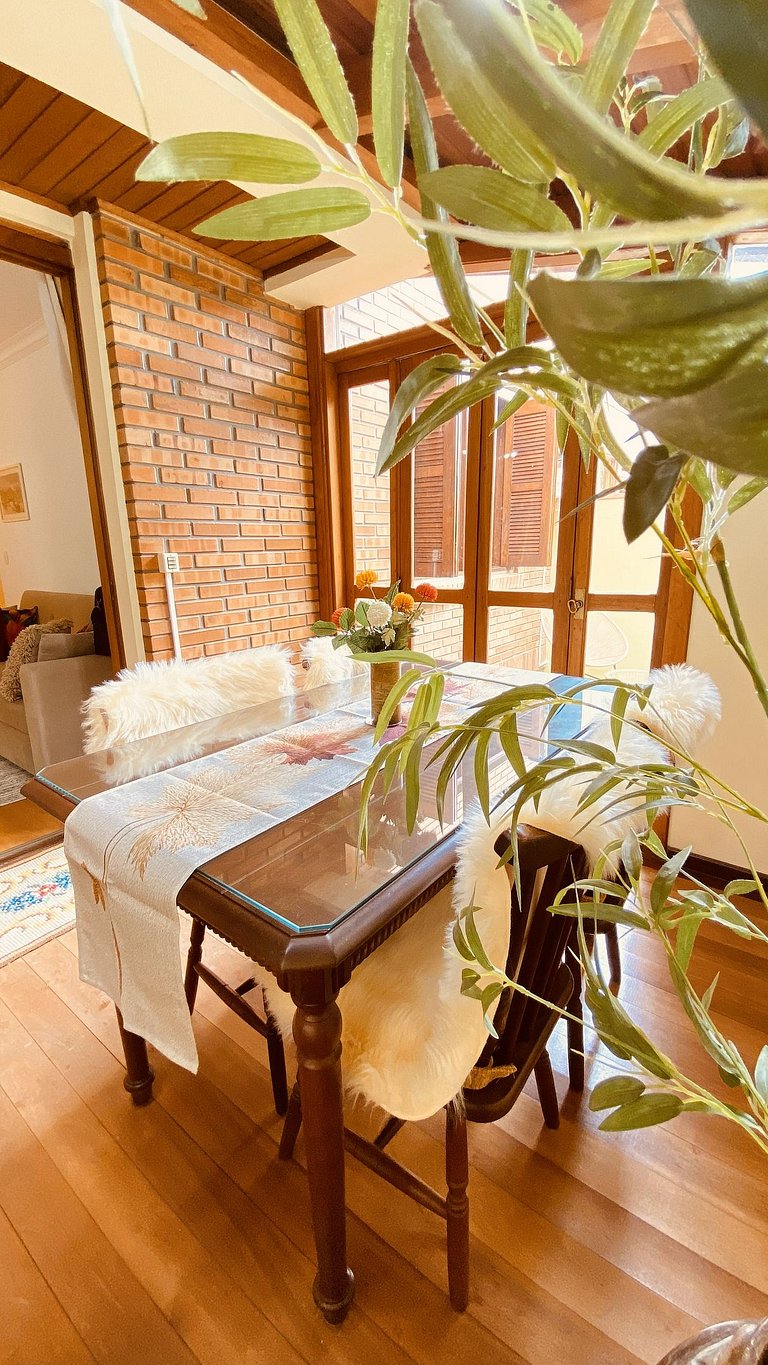 No Centro de Gramado, 5 min a pé da Rua Coberta!