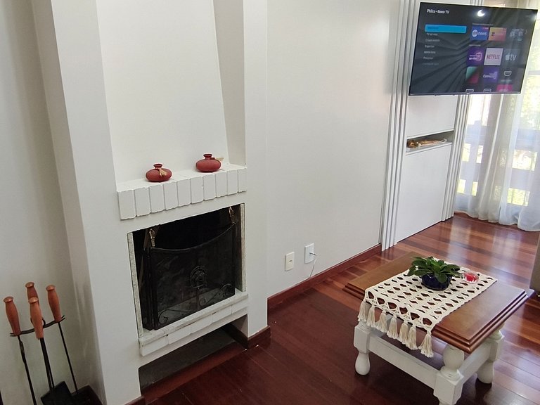 Apartamento reformado e mobiliado no centro