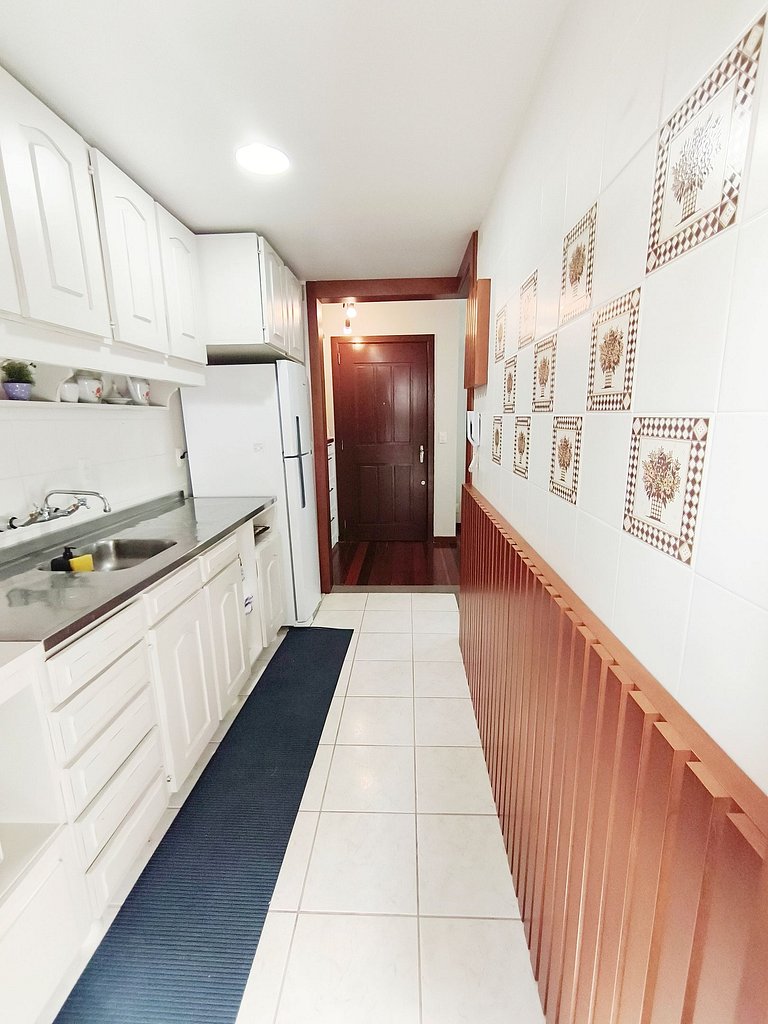 Apartamento reformado e mobiliado no centro