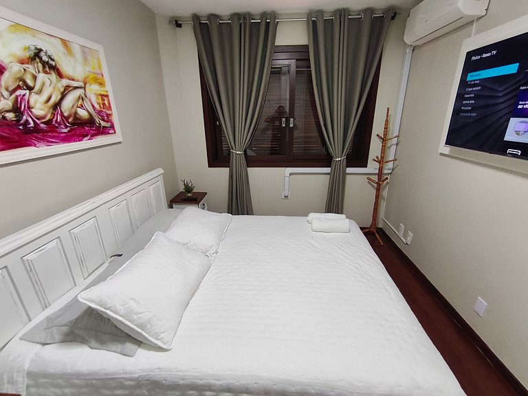 Apartamento reformado e mobiliado no centro