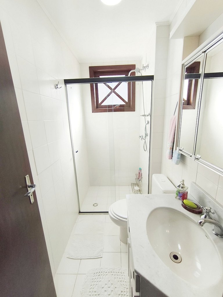 Apartamento reformado e mobiliado no centro