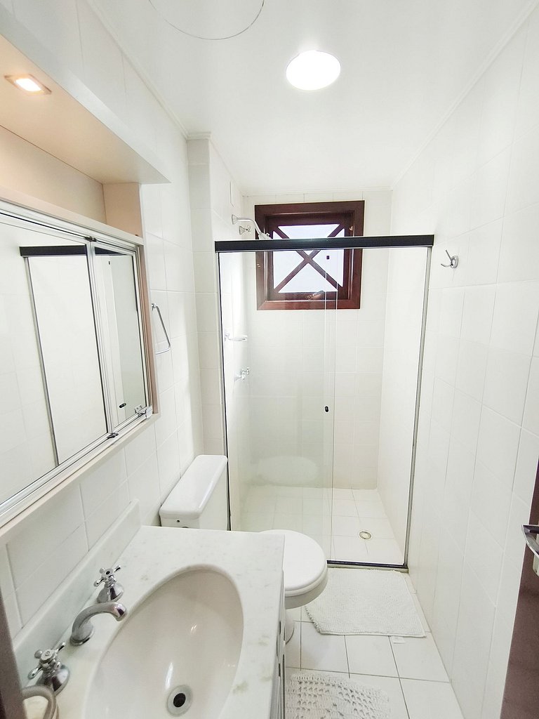 Apartamento reformado e mobiliado no centro