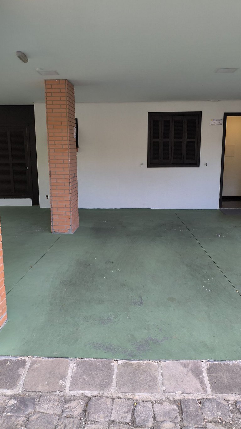 Apartamento reformado e mobiliado no centro