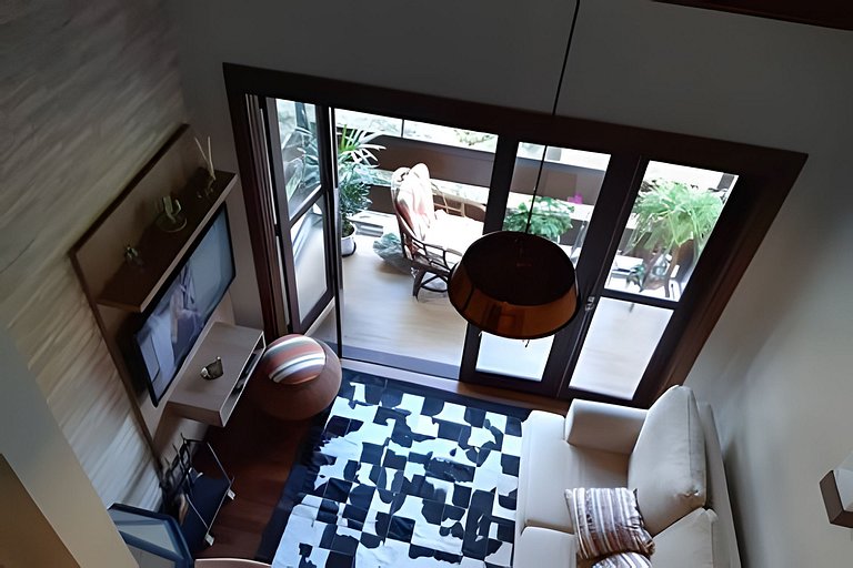 Duplex com ar Q/F, Piscina Aquec. Faça tudo a pé!