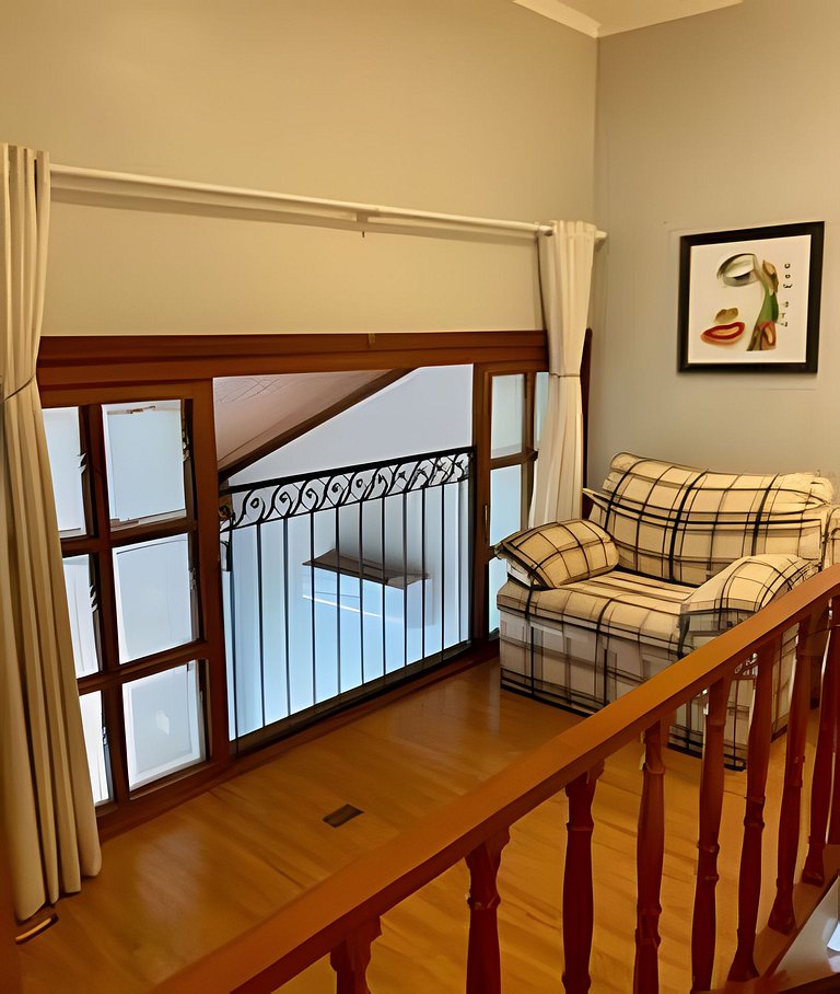 Duplex com ar Q/F. prox. ao lago. Faça tudo a pé!