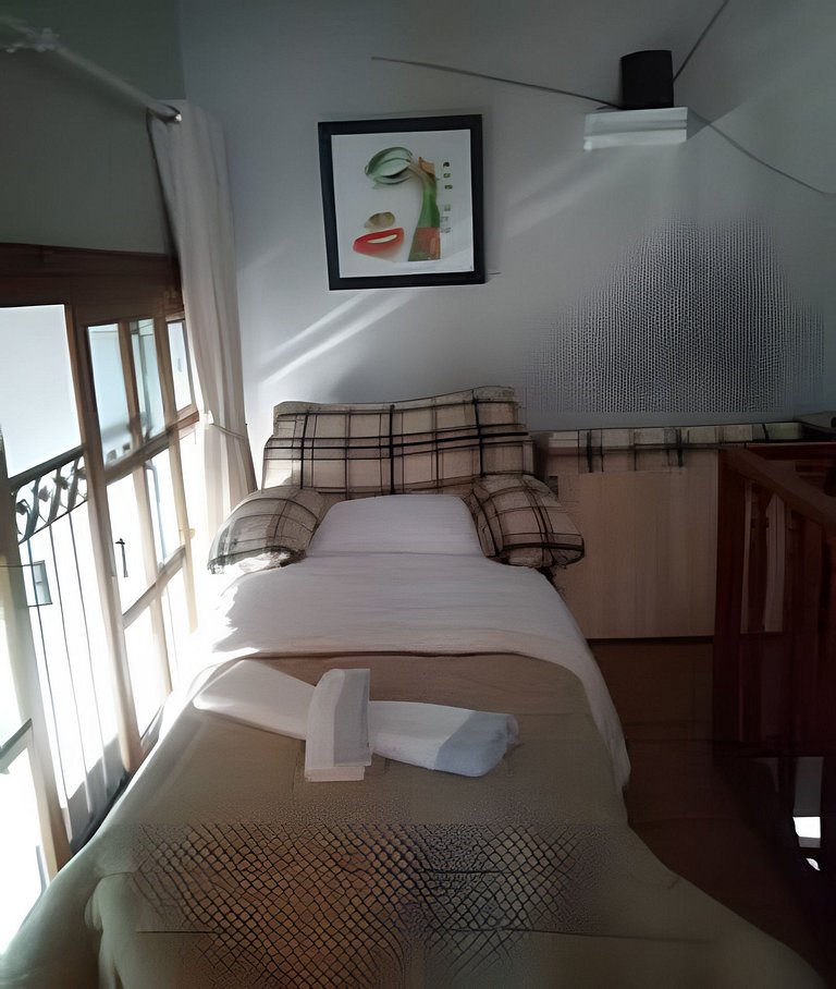 Duplex com ar Q/F, Piscina Aquec. Faça tudo a pé!