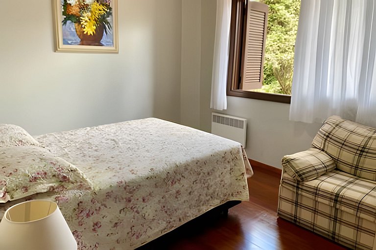 Duplex com ar Q/F, Piscina Aquec. Faça tudo a pé!