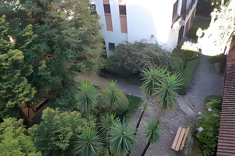 Duplex com ar Q/F, Piscina Aquec. Faça tudo a pé!