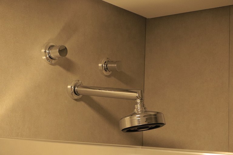 Refugio de Luxo no Golden Tulip. Conforto e lazer!